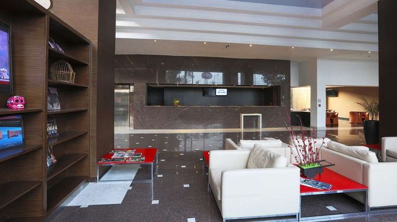 <b>Krystal Urban Aeeropuerto Lobby</b>. Images powered by <a href="https://iceportal.shijigroup.com/" title="IcePortal" target="_blank">IcePortal</a>.