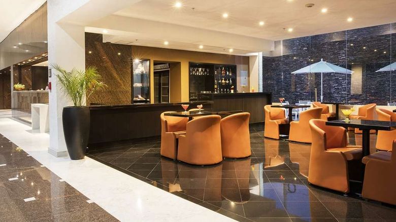 <b>Krystal Urban Aeeropuerto Restaurant</b>. Images powered by <a href="https://iceportal.shijigroup.com/" title="IcePortal" target="_blank">IcePortal</a>.