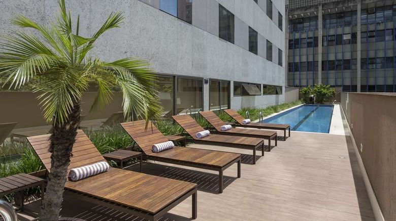 <b>Hilton Garden Inn Belo Horizonte Pool</b>. Images powered by <a href="https://iceportal.shijigroup.com/" title="IcePortal" target="_blank">IcePortal</a>.