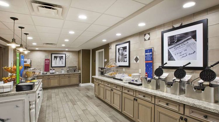Hampton Inn & Suites Alliance Restaurant