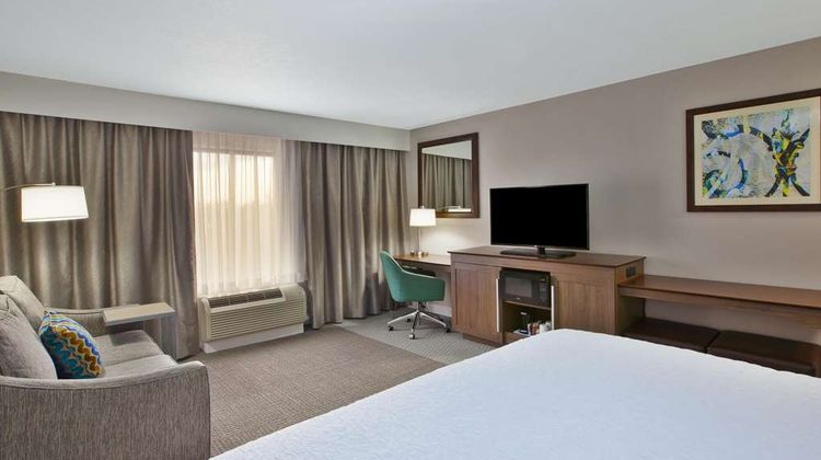 Hampton Inn & Suites Alliance Room