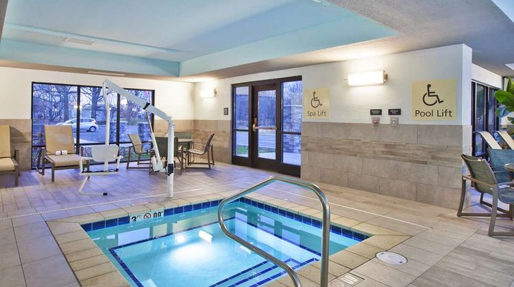 Hampton Inn & Suites Alliance Recreation