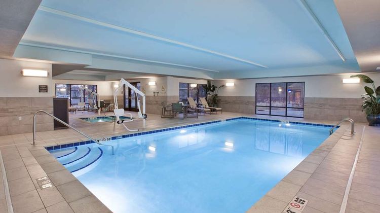 Hampton Inn & Suites Alliance Pool