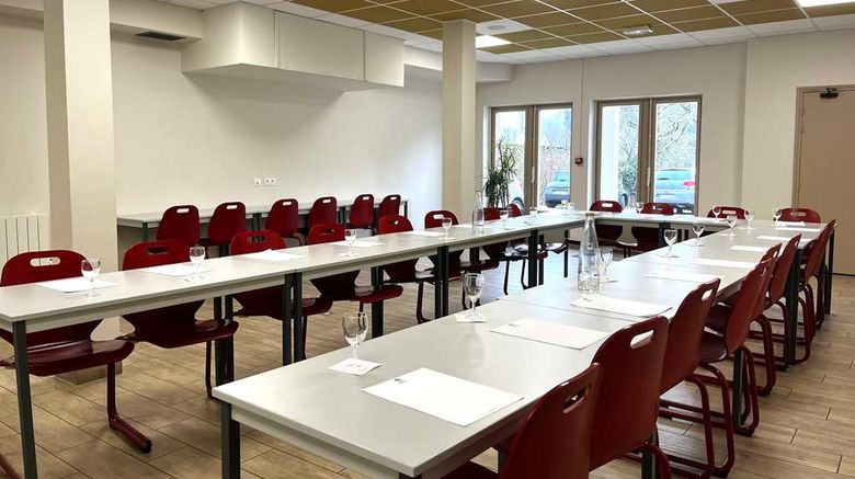 <b>Best Western Blanche de Castille Meeting</b>. Images powered by <a href="https://iceportal.shijigroup.com/" title="IcePortal" target="_blank">IcePortal</a>.