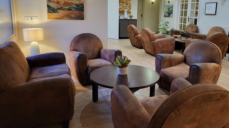 <b>Best Western Blanche de Castille Lobby</b>. Images powered by <a href="https://iceportal.shijigroup.com/" title="IcePortal" target="_blank">IcePortal</a>.