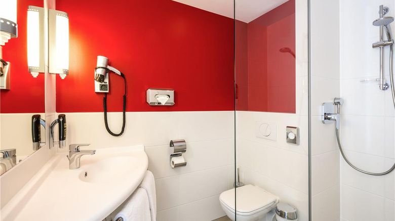 <b>Ibis Muenchen Airport Sued Room</b>. Images powered by <a href="https://iceportal.shijigroup.com/" title="IcePortal" target="_blank">IcePortal</a>.