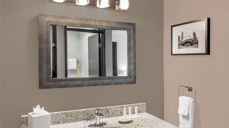 Baymont Inn & Suites Glenview Room