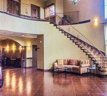 Baymont Inn & Suites Cuero Lobby