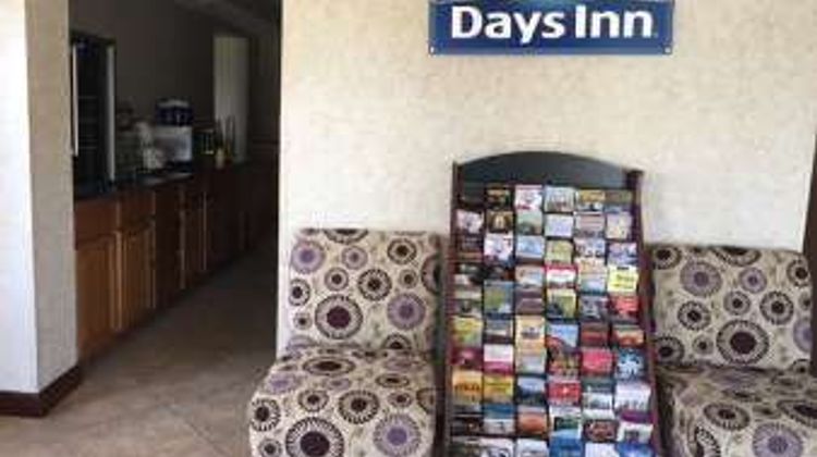 Days Inn Cave City Lobby