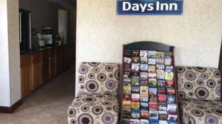 <b>Days Inn Cave City Lobby</b>. Images powered by <a href="https://iceportal.shijigroup.com/" title="IcePortal" target="_blank">IcePortal</a>.