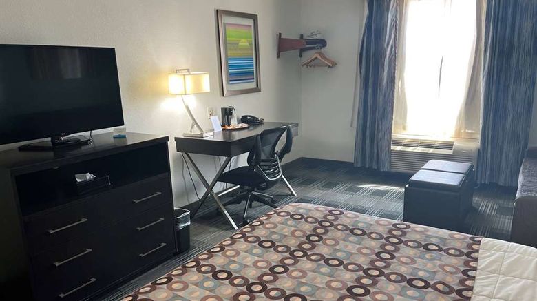 <b>Days Inn Alva Room</b>. Images powered by <a href="https://iceportal.shijigroup.com/" title="IcePortal" target="_blank">IcePortal</a>.