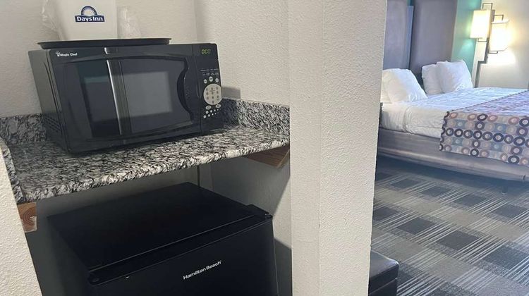 Days Inn Alva Room