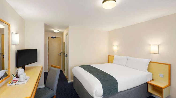 Days Inn Sutton Scotney South Room