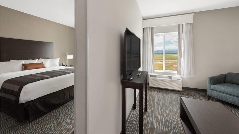 <b>Wingate by Wyndham Loveland Suite</b>. Images powered by <a href="https://iceportal.shijigroup.com/" title="IcePortal" target="_blank">IcePortal</a>.