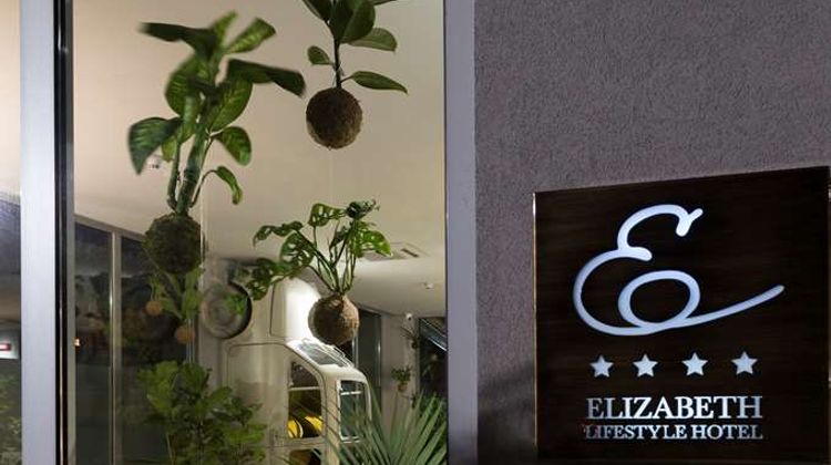 Executive Suite Hotel Exterior