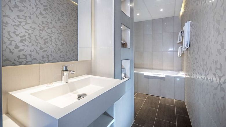 <b>Hotel Mayfair Suite</b>. Images powered by <a href="https://iceportal.shijigroup.com/" title="IcePortal" target="_blank">IcePortal</a>.