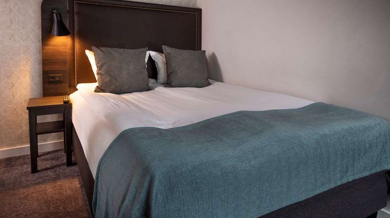 <b>Hotel Mayfair Room</b>. Images powered by <a href="https://iceportal.shijigroup.com/" title="IcePortal" target="_blank">IcePortal</a>.