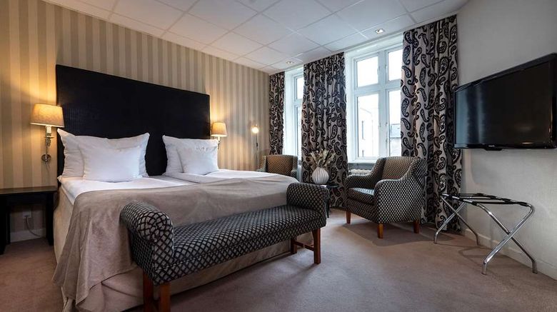 <b>Hotel Mayfair Suite</b>. Images powered by <a href="https://iceportal.shijigroup.com/" title="IcePortal" target="_blank">IcePortal</a>.