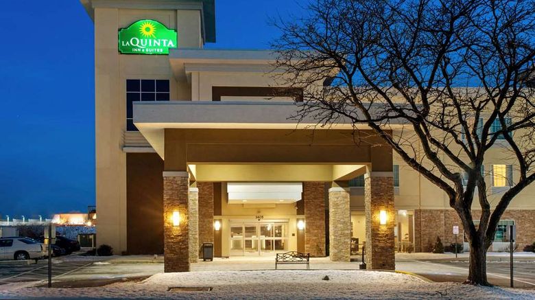 <b>La Quinta Inn & Suites York Exterior</b>. Images powered by <a href="https://iceportal.shijigroup.com/" title="IcePortal" target="_blank">IcePortal</a>.