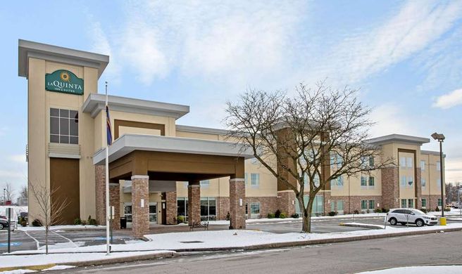 La Quinta Inn & Suites York Exterior