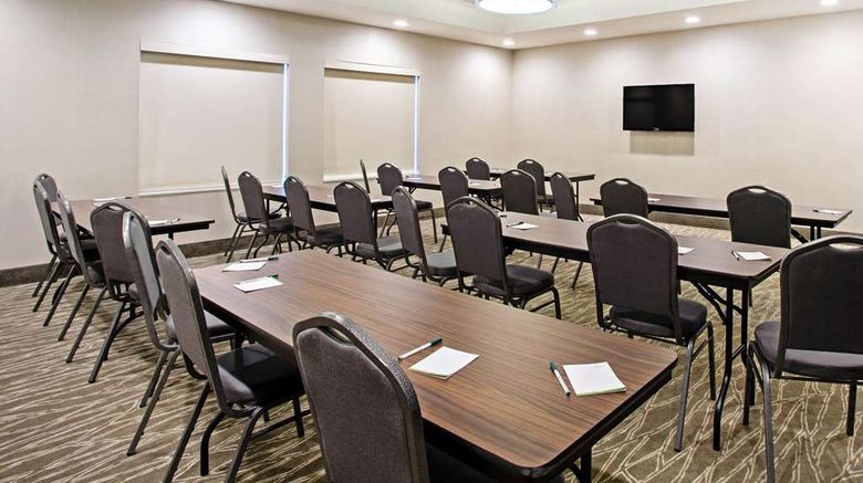 <b>La Quinta Inn & Suites York Meeting</b>. Images powered by <a href="https://iceportal.shijigroup.com/" title="IcePortal" target="_blank">IcePortal</a>.