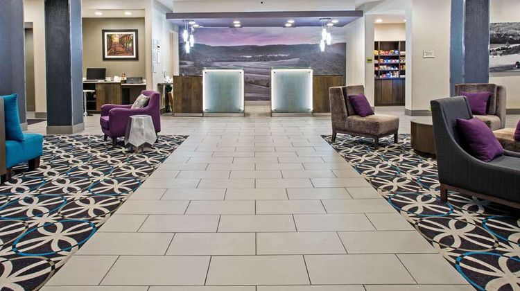La Quinta Inn & Suites York Lobby