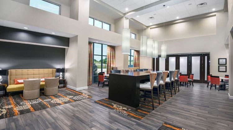 Hampton Inn & Suites San Antonio BCB Lobby