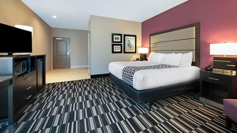 <b>La Quinta Inn & Suites West Monroe Room</b>. Images powered by <a href="https://iceportal.shijigroup.com/" title="IcePortal" target="_blank">IcePortal</a>.