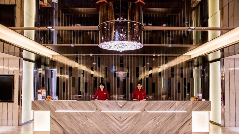 <b>Fullon Hotel Taoyuan Airport MRT A8 Lobby</b>. Images powered by <a href="https://iceportal.shijigroup.com/" title="IcePortal" target="_blank">IcePortal</a>.