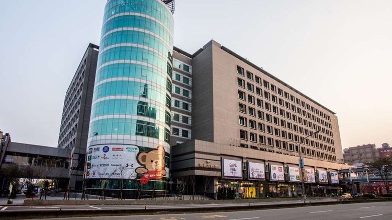 Fullon Hotel Taoyuan Airport MRT A8 Exterior. Images powered by <a href="https://iceportal.shijigroup.com" target="_blank" rel="noopener">Ice Portal</a>.