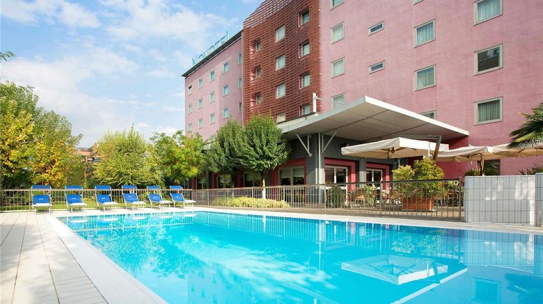 <b>Novotel Hotel Brescia 2 Pool</b>. Images powered by <a href="https://iceportal.shijigroup.com/" title="IcePortal" target="_blank">IcePortal</a>.