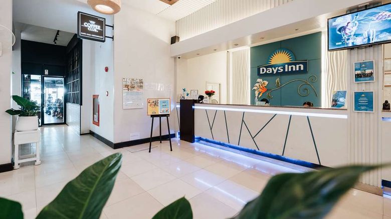 <b>Days Inn Patong Beach Lobby</b>. Images powered by <a href="https://iceportal.shijigroup.com/" title="IcePortal" target="_blank">IcePortal</a>.