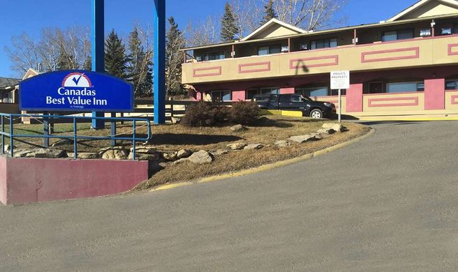 Canadas Best Value Inn Calgary/Chinook Exterior