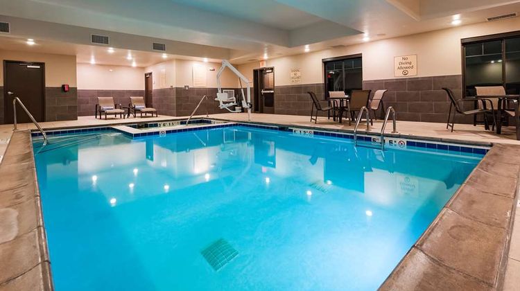Best Western Plus Overland Inn Pool