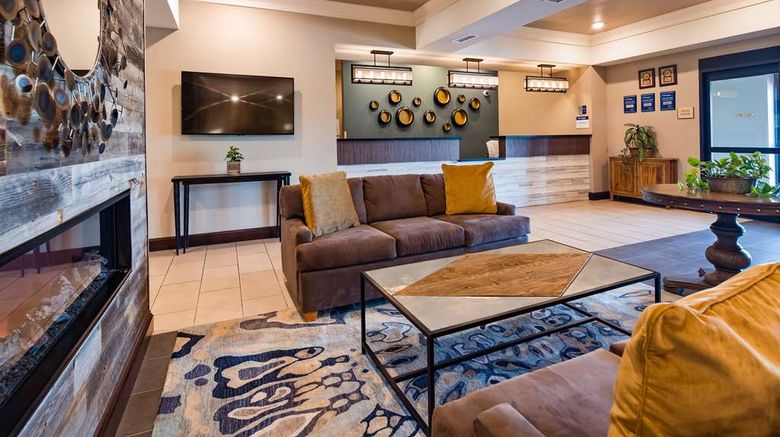 <b>Best Western Plus Overland Inn Lobby</b>. Images powered by <a href="https://iceportal.shijigroup.com/" title="IcePortal" target="_blank">IcePortal</a>.