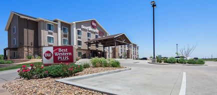 Best Western Plus Overland Inn Exterior
