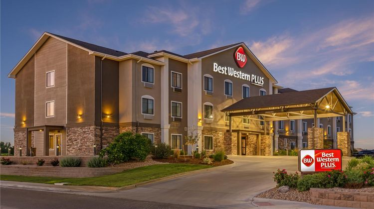 Best Western Plus Overland Inn Exterior