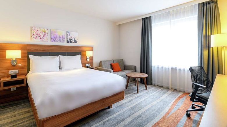 <b>Hilton Garden Inn Brussels City Centre Room</b>. Images powered by <a href="https://iceportal.shijigroup.com/" title="IcePortal" target="_blank">IcePortal</a>.