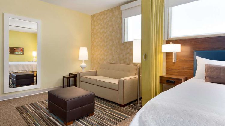 Home2 Suites Cleveland Beachwood Room