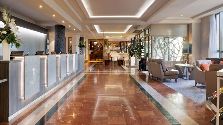 <b>Hilton Garden Inn Dublin City Centre Lobby</b>. Images powered by <a href="https://iceportal.shijigroup.com/" title="IcePortal" target="_blank">IcePortal</a>.