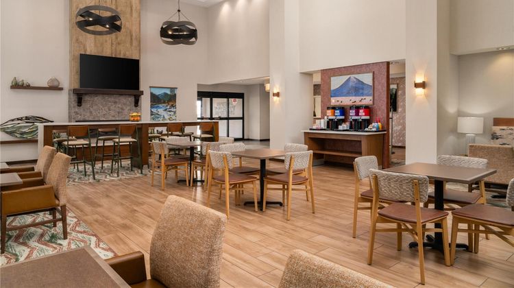 Hampton Inn & Suites Whitefish Lobby
