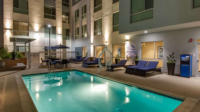 <b>Hampton Inn & Stes Los Angeles-Glendale Pool</b>. Images powered by <a href="https://iceportal.shijigroup.com/" title="IcePortal" target="_blank">IcePortal</a>.