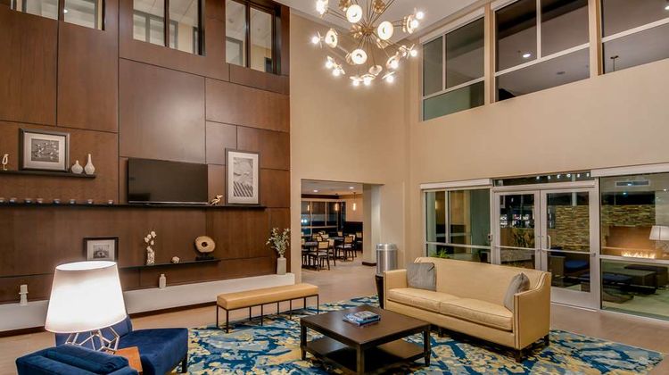 Hampton Inn & Stes Los Angeles-Glendale Lobby