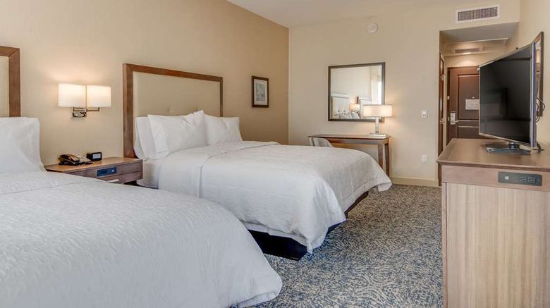 <b>Hampton Inn & Stes Los Angeles-Glendale Room</b>. Images powered by <a href="https://iceportal.shijigroup.com/" title="IcePortal" target="_blank">IcePortal</a>.