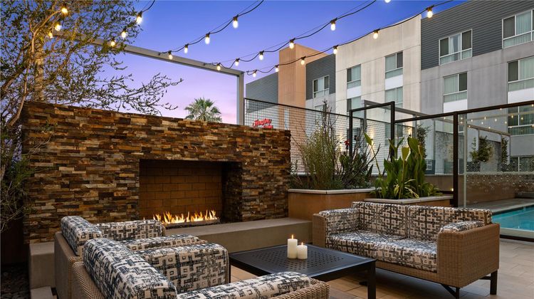 Hampton Inn & Stes Los Angeles-Glendale Exterior