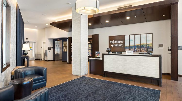 Hampton Inn & Stes Los Angeles-Glendale Lobby