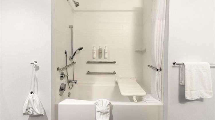 Hampton Inn & Stes Los Angeles-Glendale Room