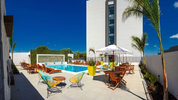Hampton Inn by Hilton Piedras Negras Pool