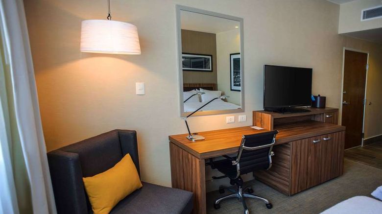 <b>Hampton Inn by Hilton Piedras Negras Room</b>. Images powered by <a href="https://iceportal.shijigroup.com/" title="IcePortal" target="_blank">IcePortal</a>.