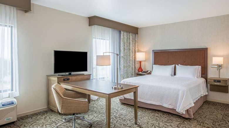 <b>Hampton Inn & Suites Pasco/Tri-Cities Room</b>. Images powered by <a href="https://iceportal.shijigroup.com/" title="IcePortal" target="_blank">IcePortal</a>.